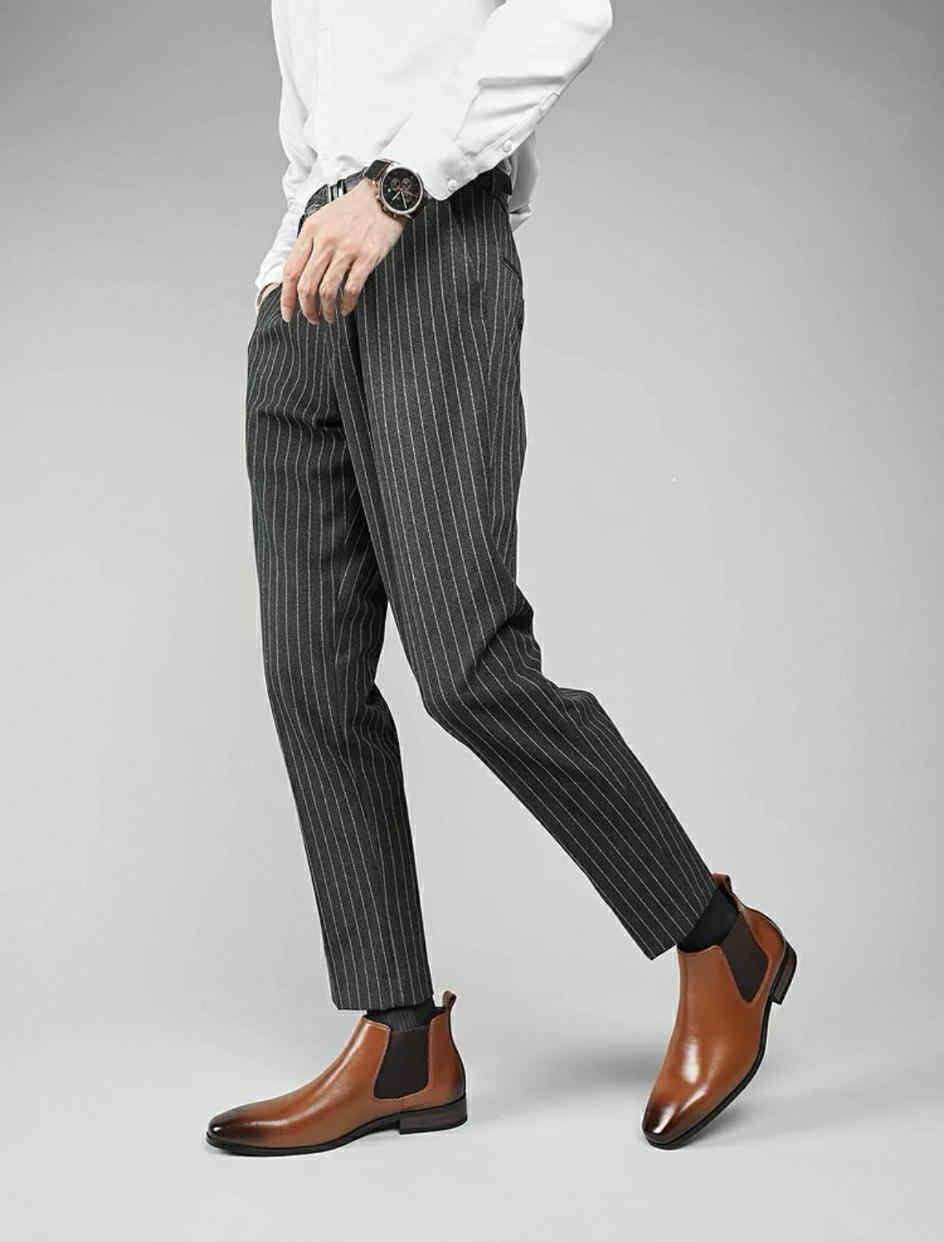 Low Chelsea boots