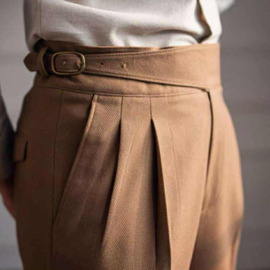 High-Waisted Pleated Trousers – Vintage Charm with a Modern Fit